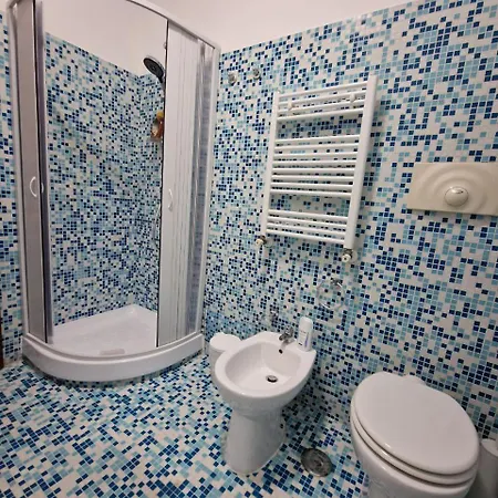 Domus Livio, 7 Min Fco Airport, Free Wifi, Garden Apartment, 2 Tv Hd דירה *