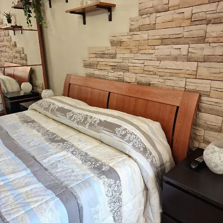 Domus Livio, 7 Min Fco Airport, Free Wifi, Garden Apartment, 2 Tv Hd פיומיצ'ינו