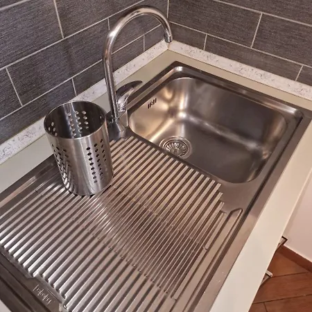 Domus Livio, 7 Min Fco Airport, Free Wifi, Garden Apartment, 2 Tv Hd * פיומיצ'ינו
