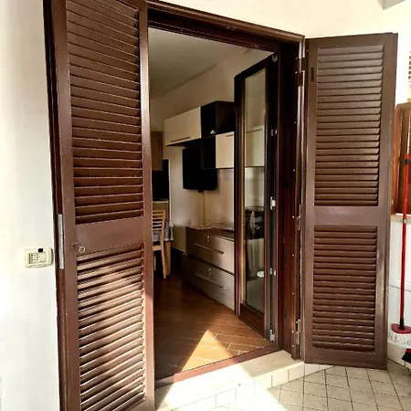 Domus Livio, 7 Min Fco Airport, Free Wifi, Garden Apartment, 2 Tv Hd דירה פיומיצ'ינו