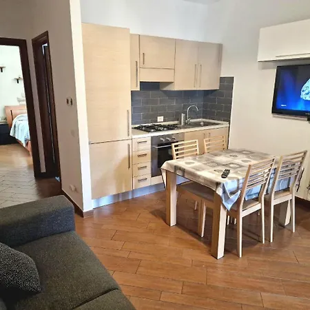 Domus Livio, 7 Min Fco Airport, Free Wifi, Garden Apartment, 2 Tv Hd דירה *
