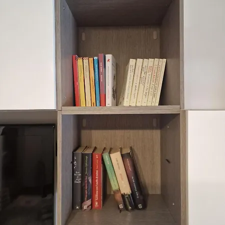 דירה Domus Livio, 7 Min Fco Airport, Free Wifi, Garden Apartment, 2 Tv Hd פיומיצ'ינו