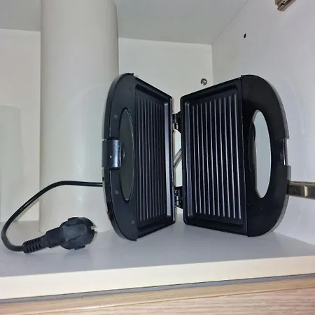 דירה Domus Livio, 7 Min Fco Airport, Free Wifi, Garden Apartment, 2 Tv Hd פיומיצ'ינו