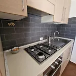 7 Min Airport, 15 Min Fiera Di Roma, Wifi, Garden, 2 Tv Hd * Fiumicino