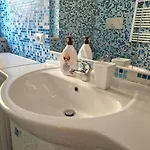 7 Min Airport, 15 Min Fiera Di Roma, Wifi, Garden, 2 Tv Hd *