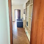7 Min Airport, 15 Min Fiera Di Roma, Wifi, Garden, 2 Tv Hd * Fiumicino