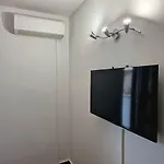 Apartment 7 Min Airport, 15 Min Fiera Di Roma, Wifi, Garden, 2 Tv Hd