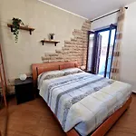 Apartment 7 Min Airport, 15 Min Fiera Di Roma, Wifi, Garden, 2 Tv Hd Fiumicino