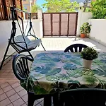 7 Min Airport, 15 Min Fiera Di Roma, Wifi, Garden, 2 Tv Hd Apartment *