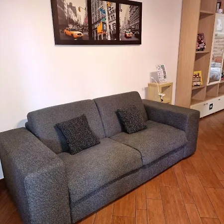 Domus Livio, 7 Min Fco Airport, Free Wifi, Garden Apartment, 2 Tv Hd Fiumicino