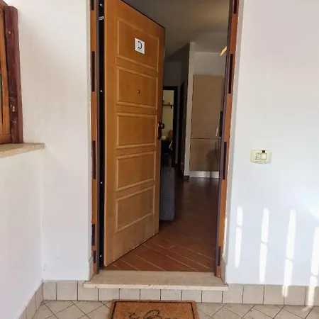 Domus Livio, 7 Min Fco Airport, Free Wifi, Garden Apartment, 2 Tv Hd *
